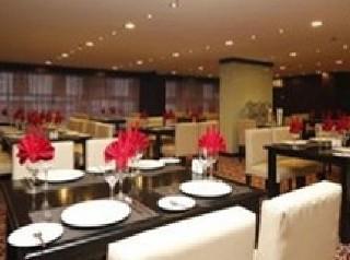 Haven Plaza 4*